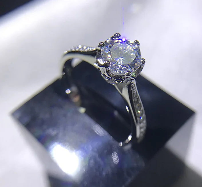 Zirconia Engagement Ring for Women with Floral Design