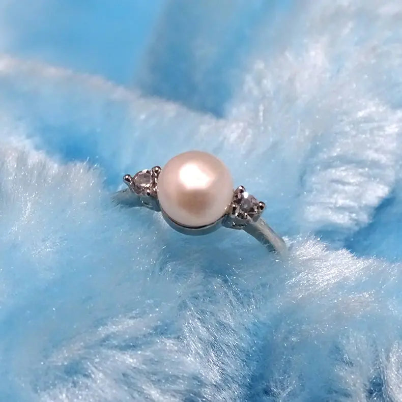 Natural Freshwater Pearl Ring with Stylish Design
