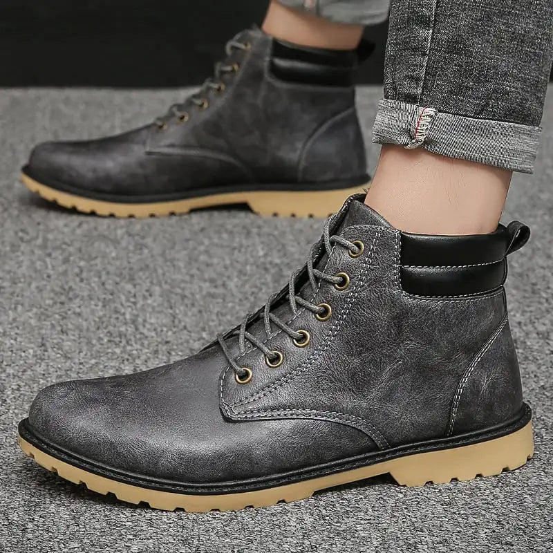 Outdoor High-Top Leather Boots with Cotton Tooling